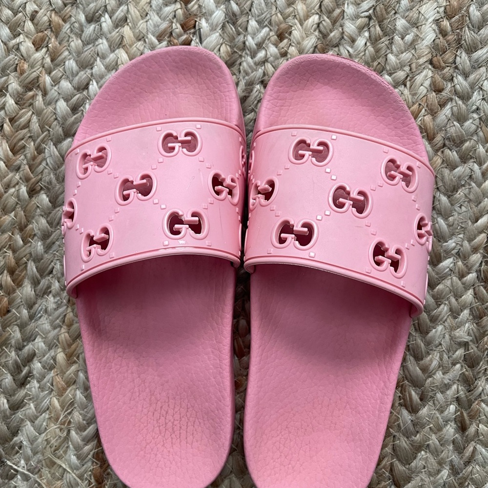 Gucci Pink Embossed Logo Slides - Picture 4 of 6